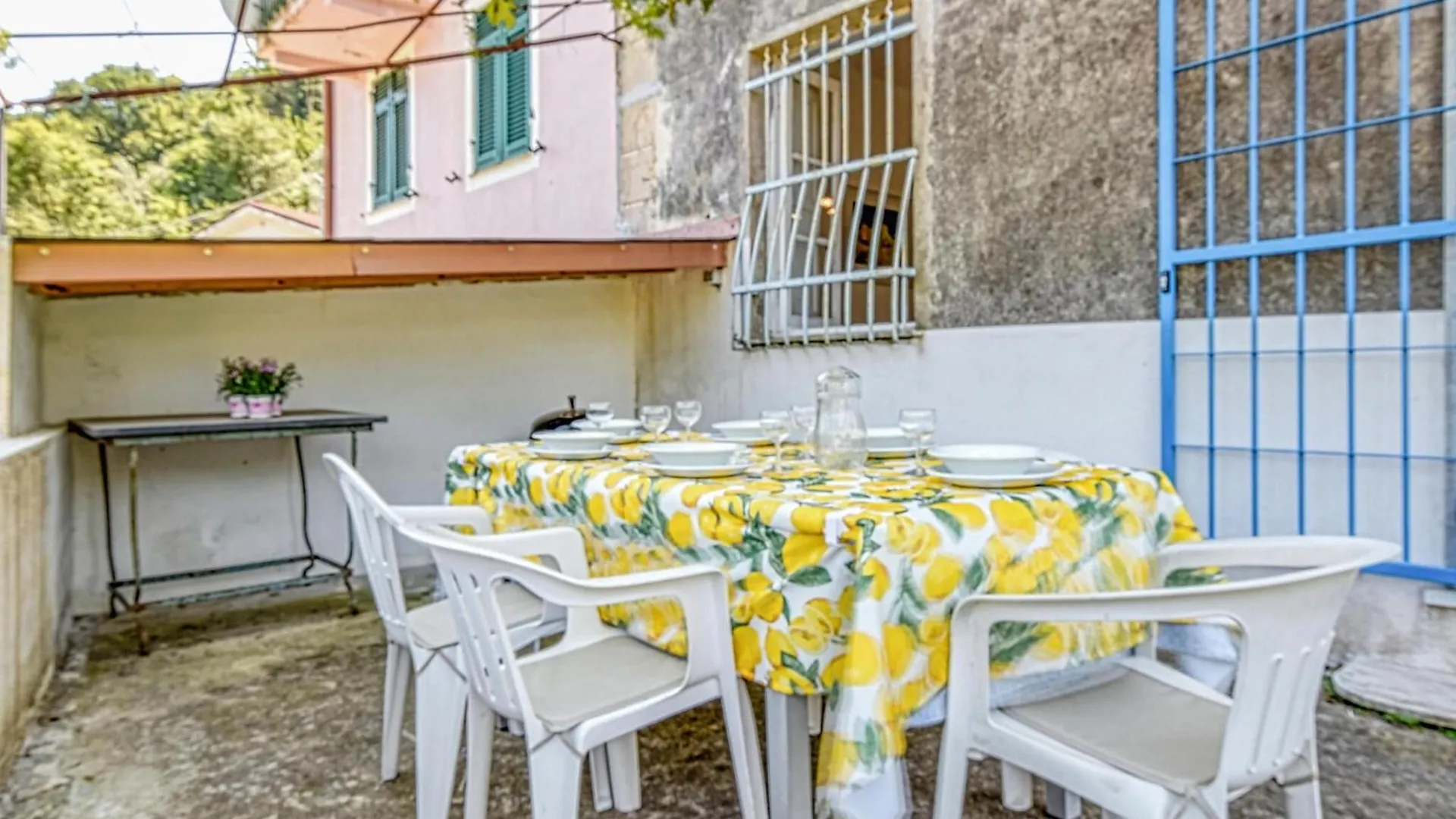 3 Bedroom Amazing Home In Terrile Uscio