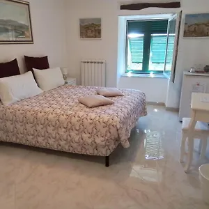 Bed & Breakfast Anita, Uscio